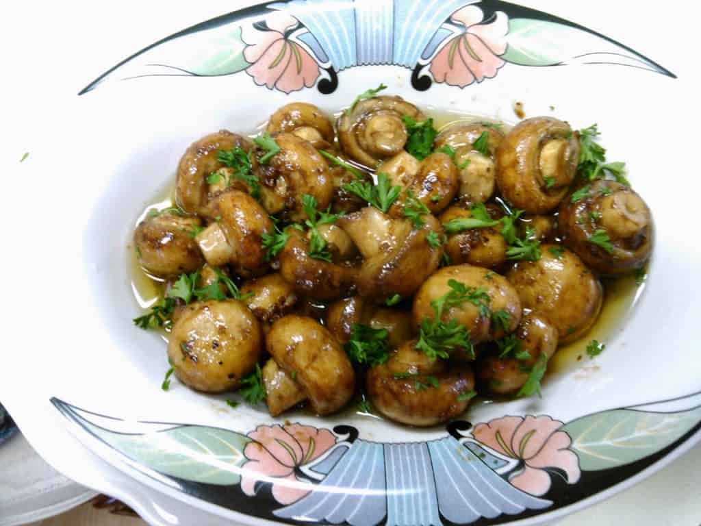 Balsamic and Garlic Mushrooms - Daily DIY Life (dailydiylife.com)