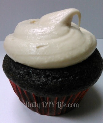 Chocolate Mocha Cupcakes with Kahlua Cream Cheese Frosting - DailyDIYLife.com