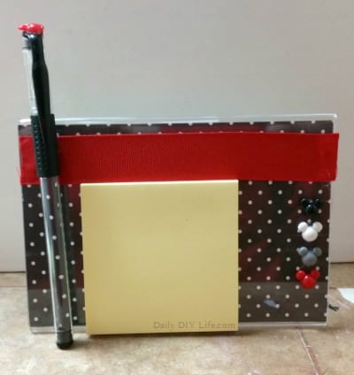 Disney Inspired DIY Desk Set. The perfect gift for all Disney Fans young and old. DailyDIYLife.com
