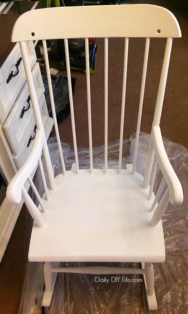 Add a little Farmhouse Fun to an old rocking chair using Old Fashion Milk Paint and a little TLC! 