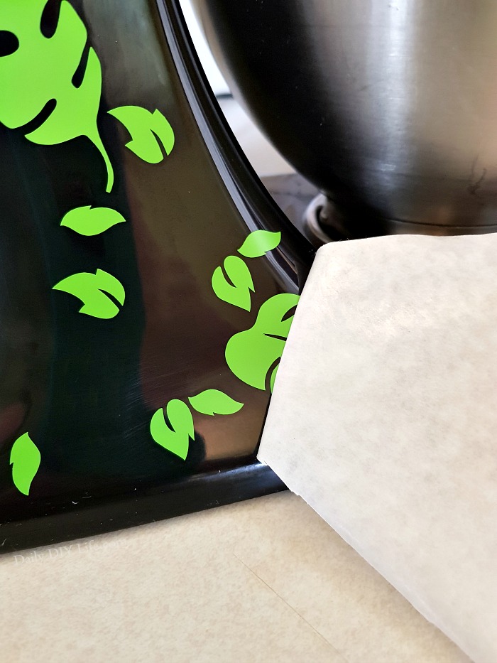 If you are looking to update your appliances, walls, even electronics. grab a few sheets of removable vinyl. Using your #Cricut cutting machine, create one of a kind decals that will add a pop of color and a personal touch to your space. Since this is removable vinyl, it is safe for decorating a rental home or dorm room decorations as well with no damage. #Sponsored #StyleTechCraft #StyleTech #MatteRemovableVinyl #ApartmentLiving #CricutMade #KitchenAid #EasyHomeDecor #VinylDecor #VinylCrafts