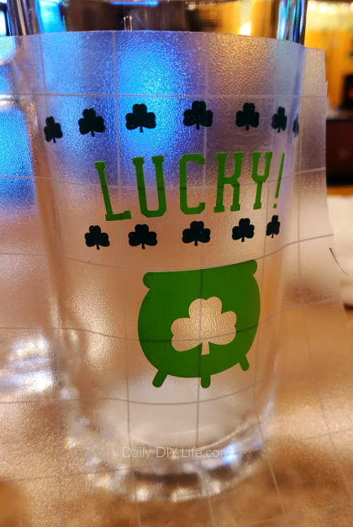 St. Patrick's Day DIY Candy Mug - An Easy Gift Idea for everyone this lucky holiday. Using candy instead of alcohol, this fun St. Patrick's Day DIY Gift will make everyone smile. You can personalize your mug using StyleTech Craft Vinyl in glossy and ultra-metallic for any occasion. Personalized gifts using vinyl are always a hit! #sponsored #StyleTechCraft #GlossyVinyl #metalicvinyl #cricutmade #Cricut #CricutStPatricksDay #DIYStPatricksCraft #StPattysDayCrafts