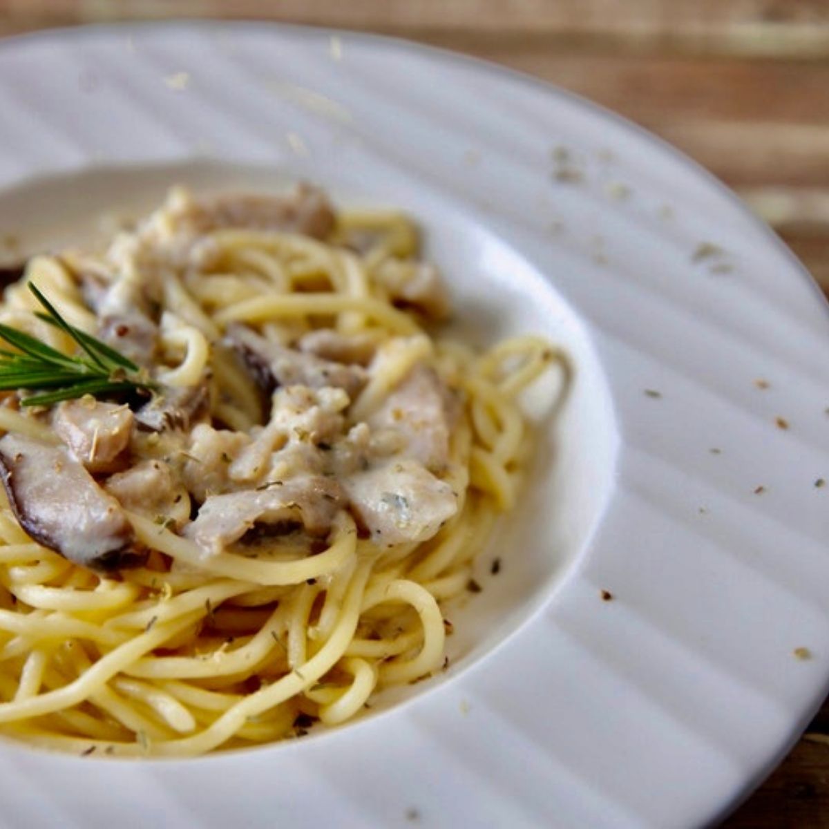 olive-garden-creamy-mushroom-sauce-pasta-copycat