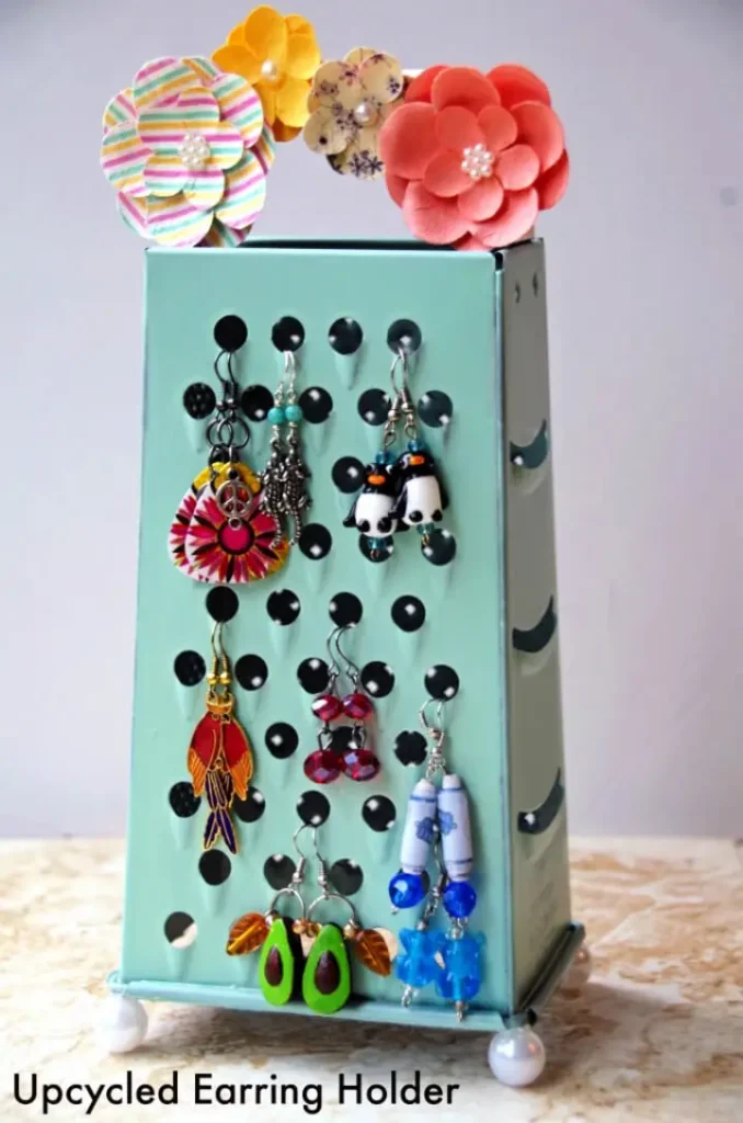 DIY-Upcycled-Cheese-Grater-Earring-Holder
