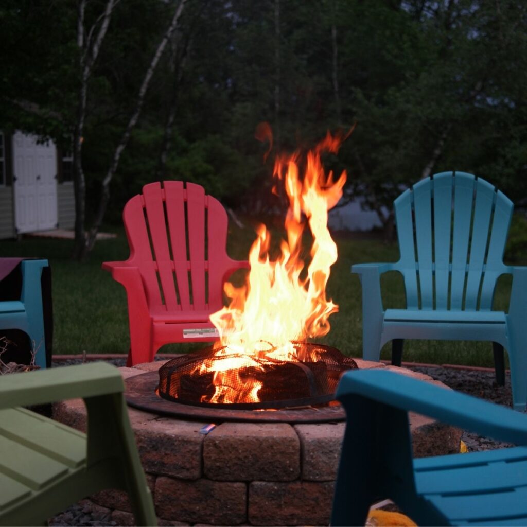 adirondack-chairs-Fire-pit-seating-ideas