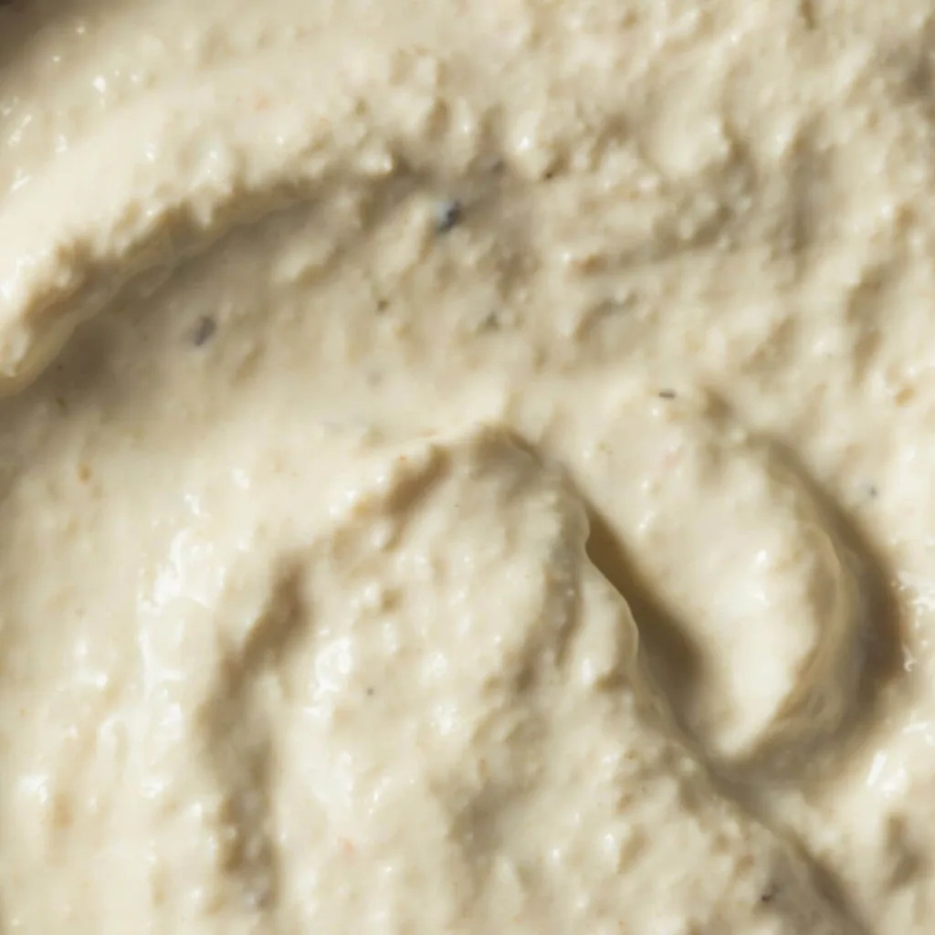 close up of creamy white tiger sauce