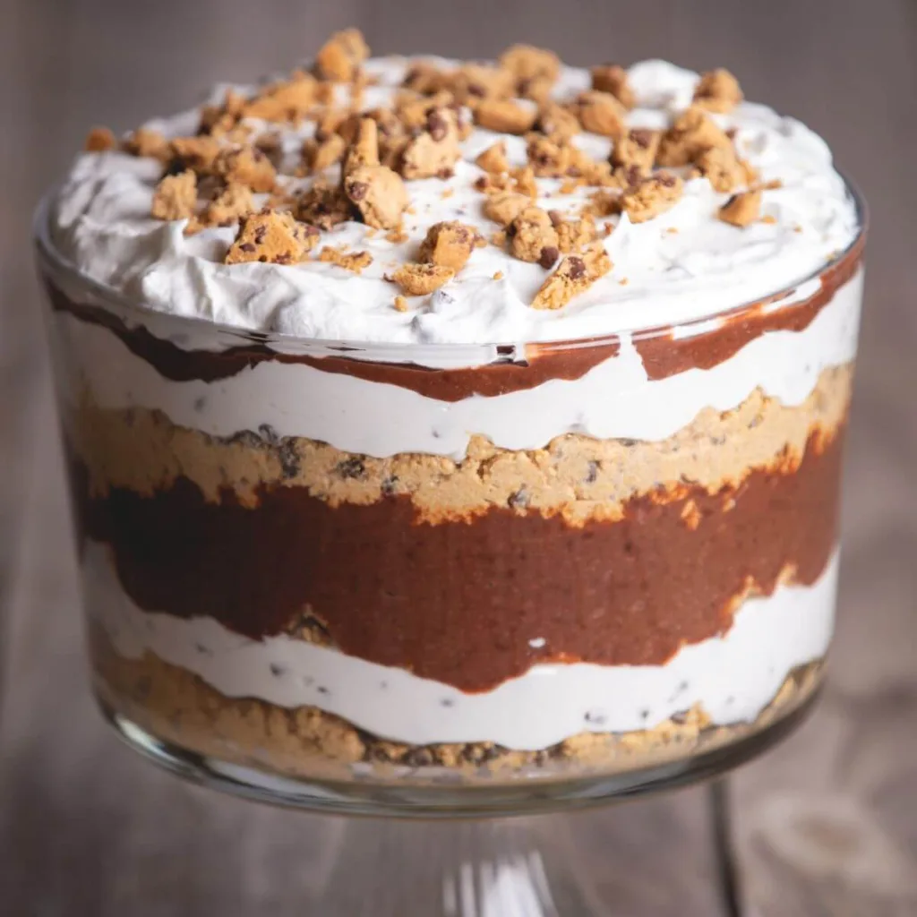 image of a trifle in a trifle bowl